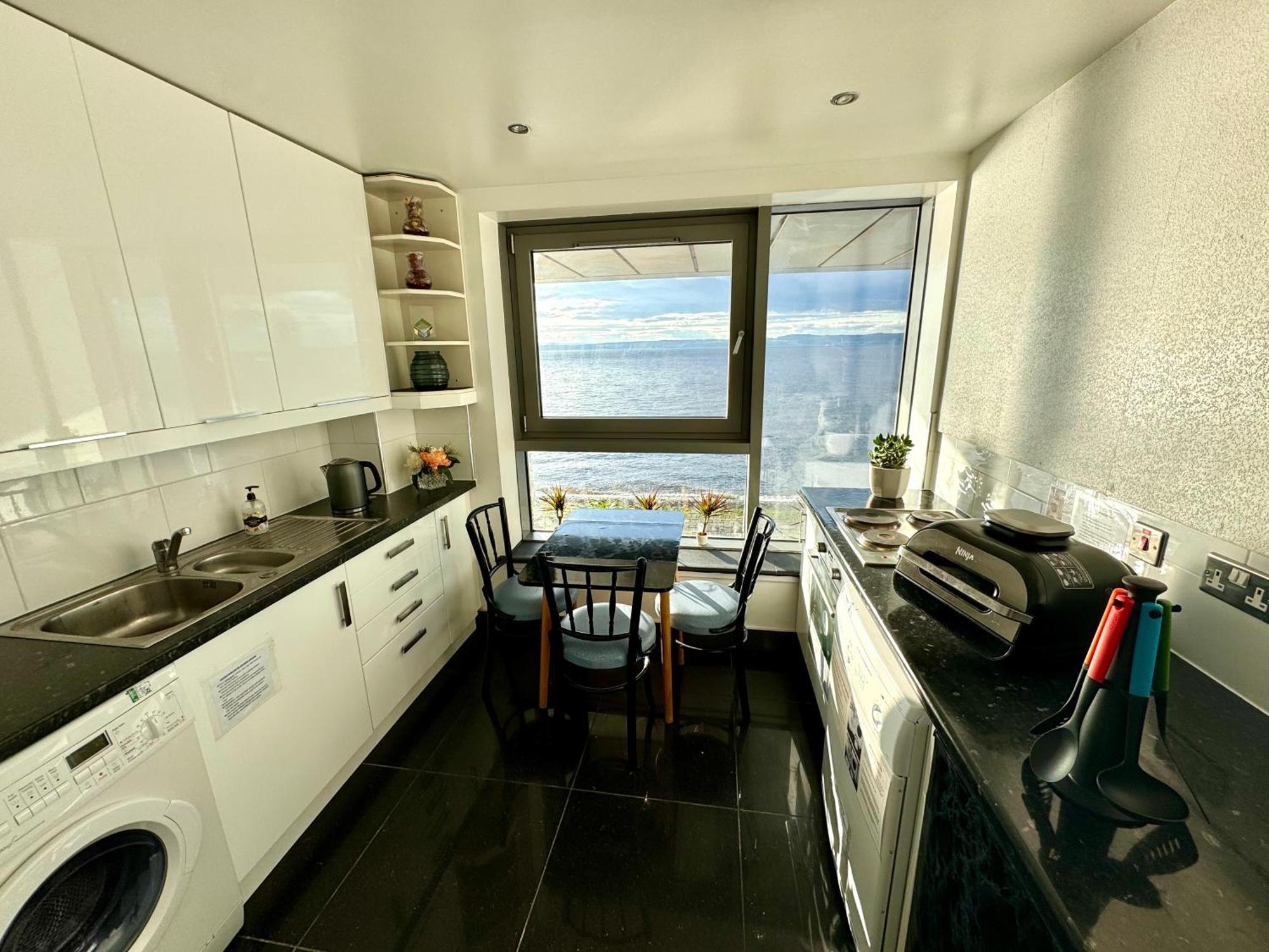 Ocean Park Apartments - Oceanfront - Free Parking And Fast Wifi Edinburg Exteriör bild