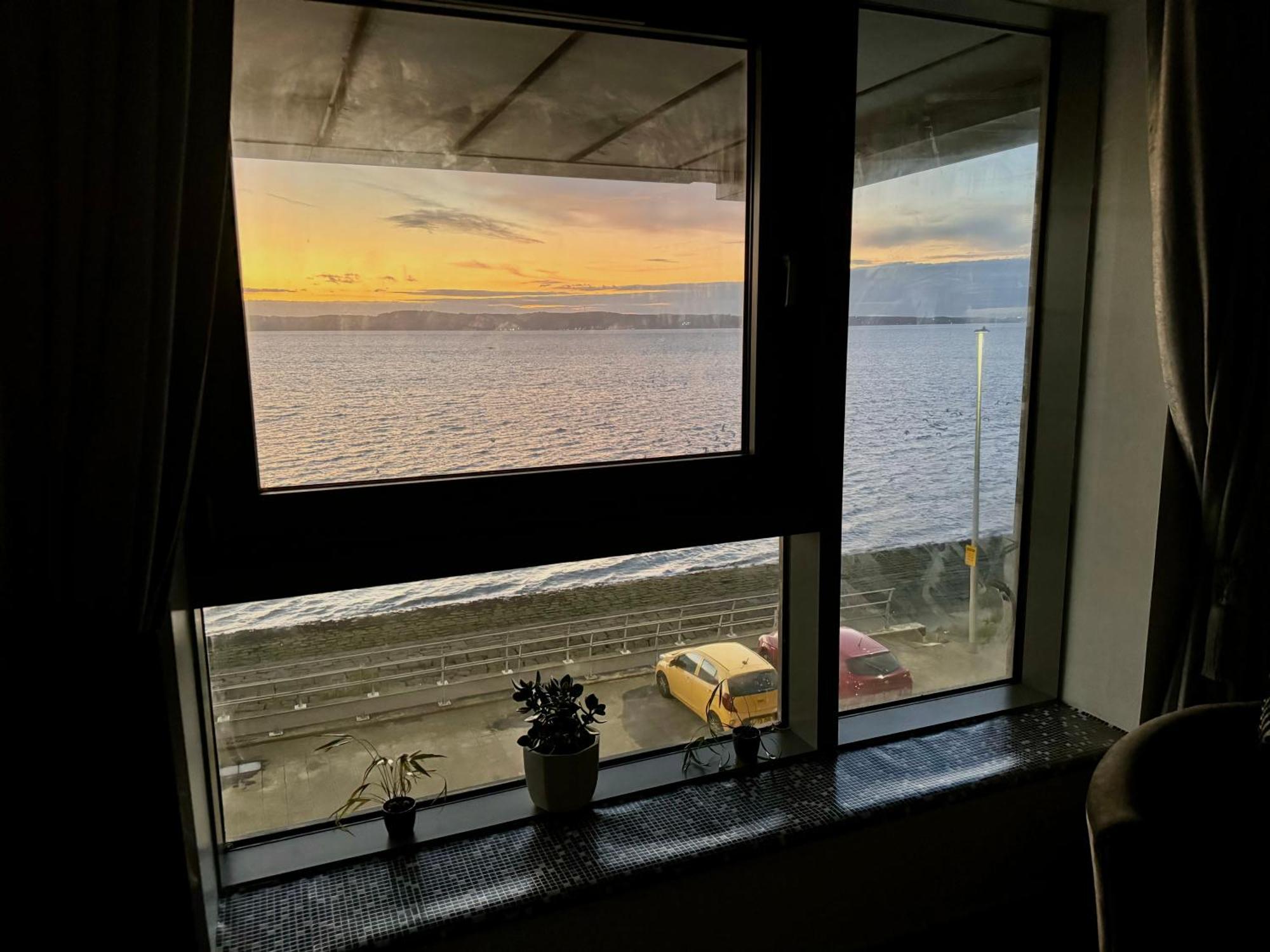 Ocean Park Apartments - Oceanfront - Free Parking And Fast Wifi Edinburg Exteriör bild