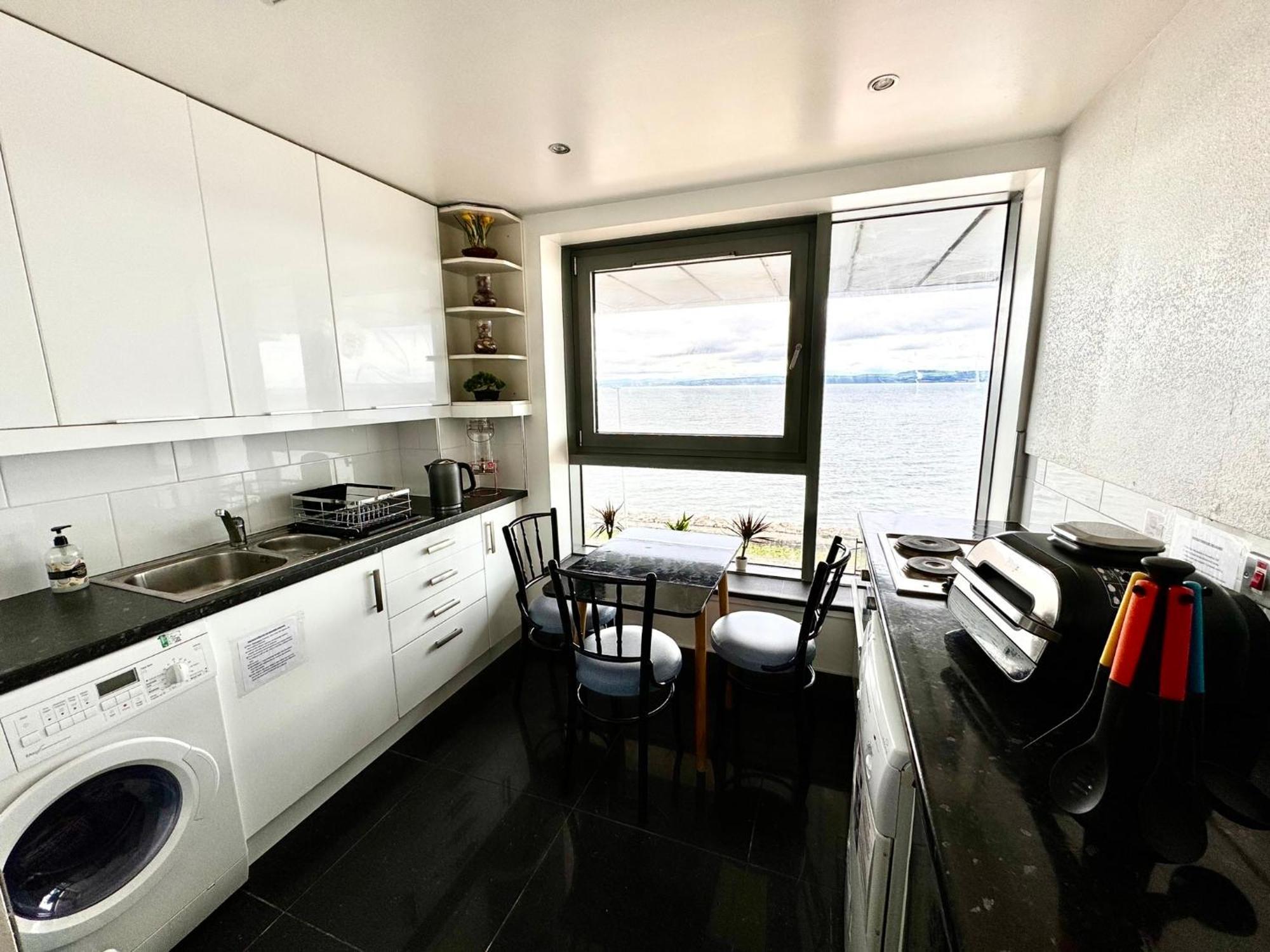 Ocean Park Apartments - Oceanfront - Free Parking And Fast Wifi Edinburg Exteriör bild