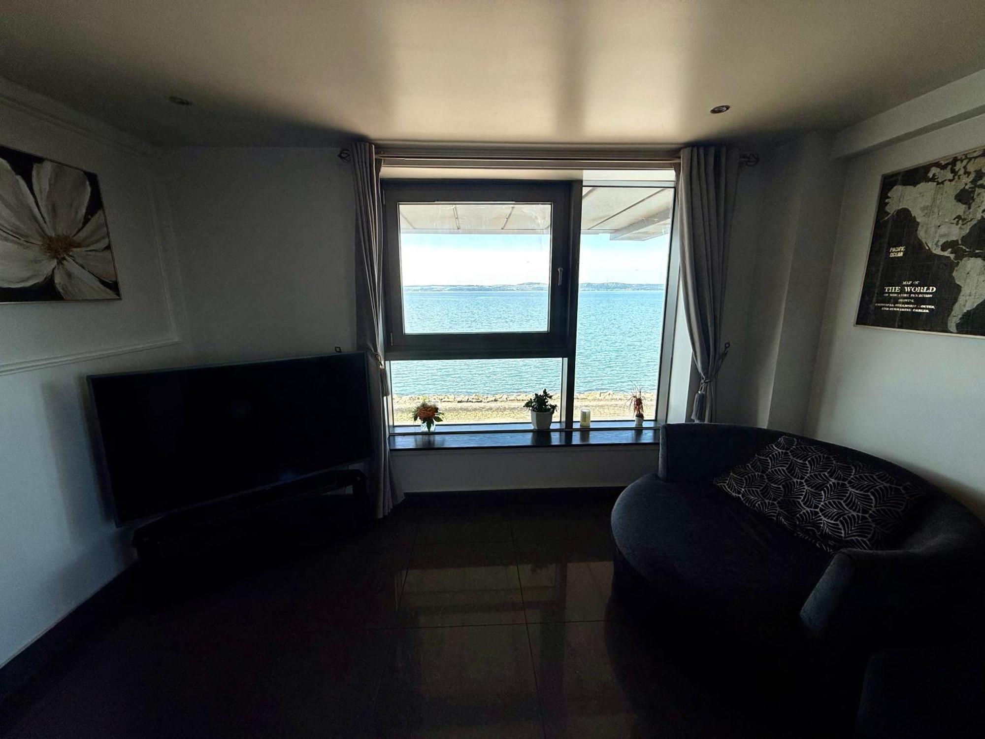 Ocean Park Apartments - Oceanfront - Free Parking And Fast Wifi Edinburg Exteriör bild